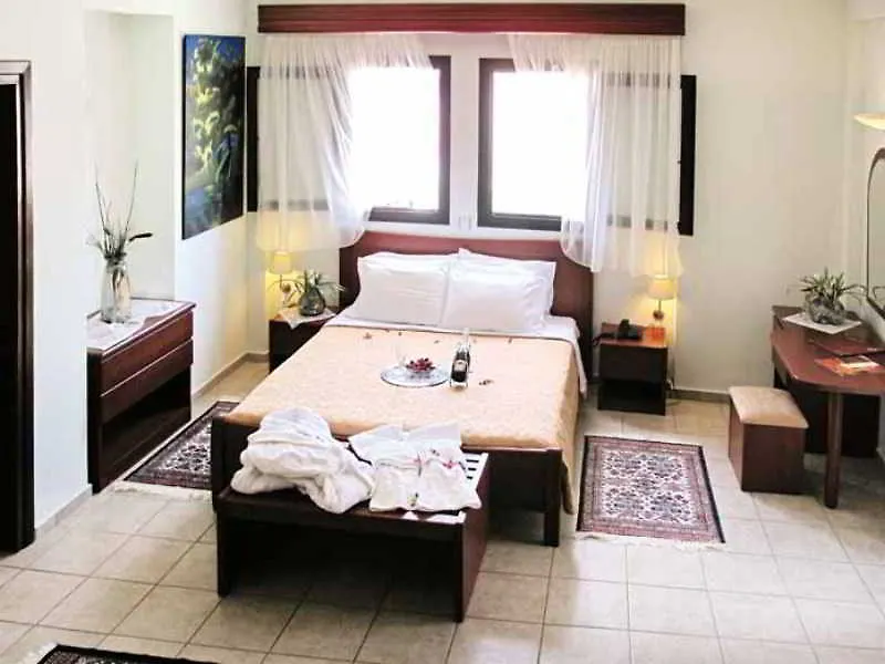 Lesse Hotel Χαλκιδική 4*,