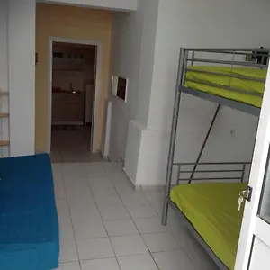 κάντε κράτηση εδώ