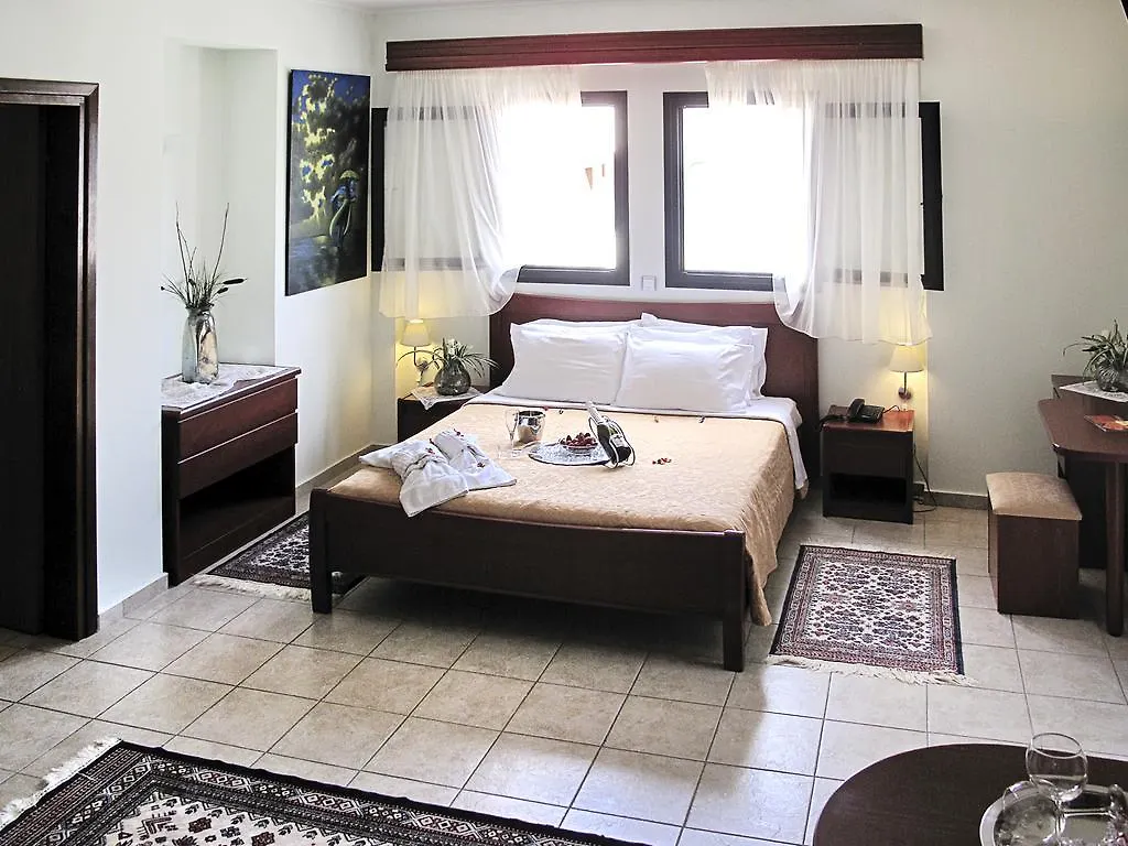 Lesse Hotel Χαλκιδική