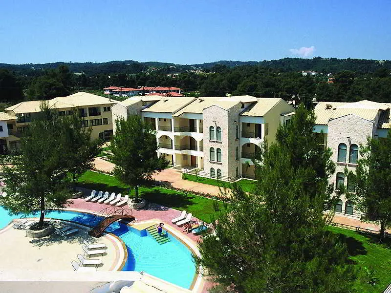 Lesse Hotel Χαλκιδική 4*,